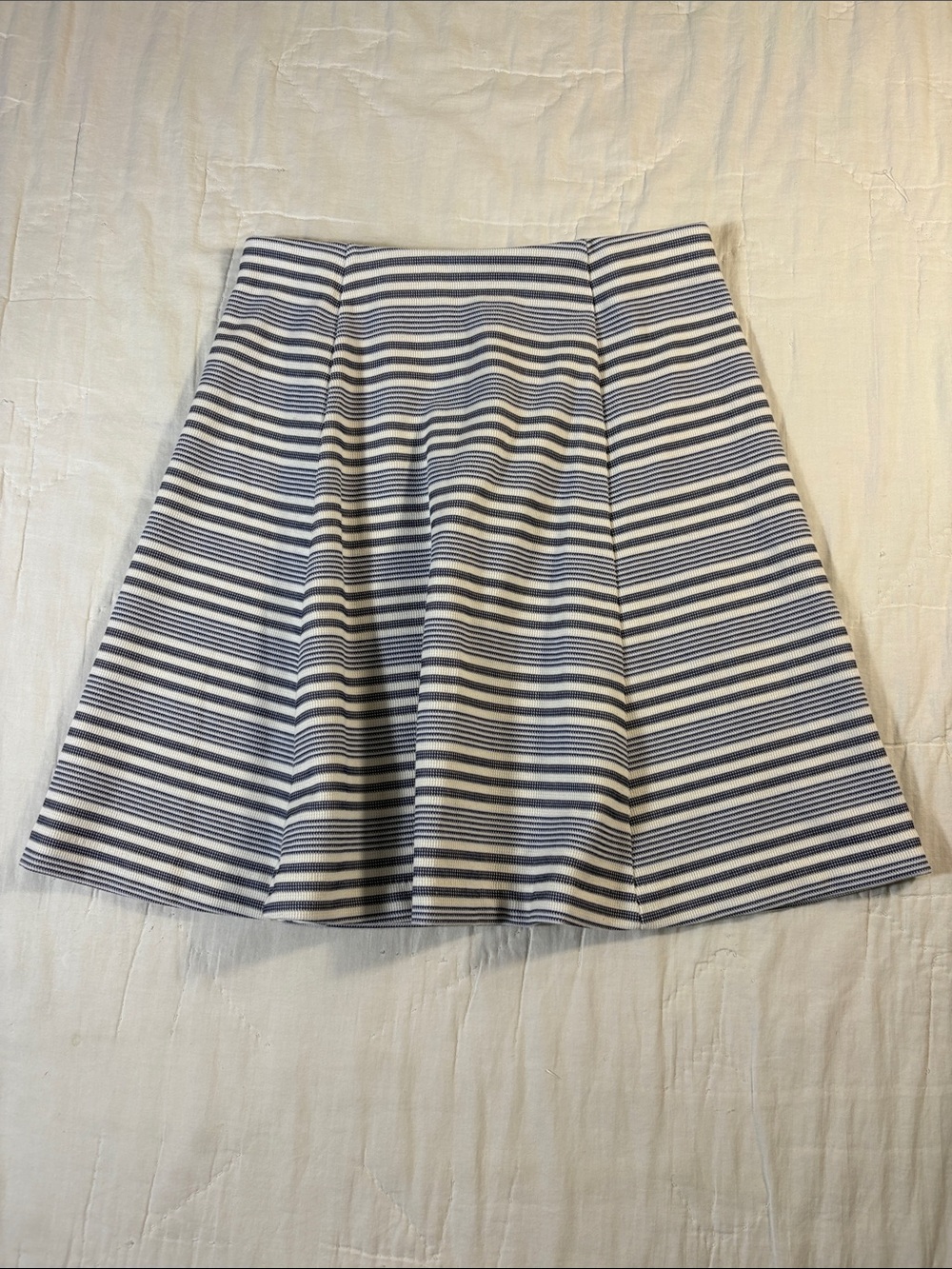 Banana Republic Navy & White Textured Stripe Knit Flare Mini Skirt XS NWT